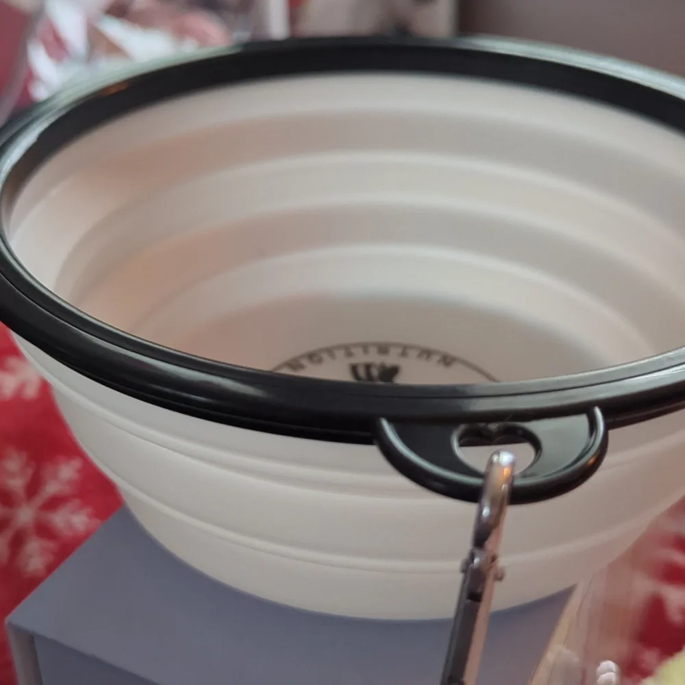 Collapsible Pet Bowl Man's Best Friend Nutrition Logo